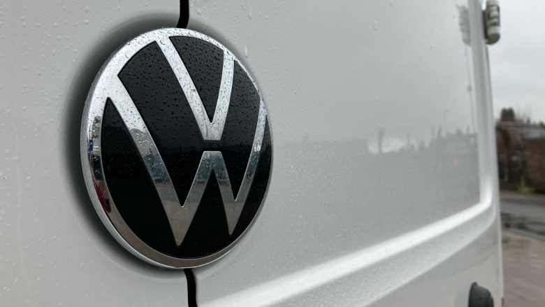 Volkswagen Crafter Cr35 Mwb Diesel 2.0 TDI 140PS Commerce Plus High Roof Van Auto